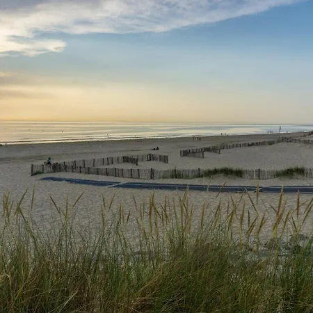 Au Petit Paradis אתר קמפינג קאמייר